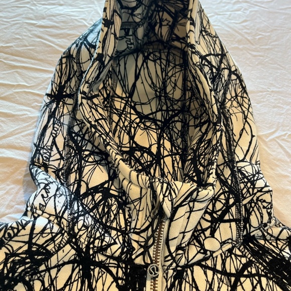 Lululemon Marble Print Scuba Hoodie Size 6 - Picture 3 of 7